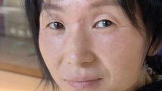 At the age of 30, I worked in a factory for five years, which made me look old and haggard. Seeing h