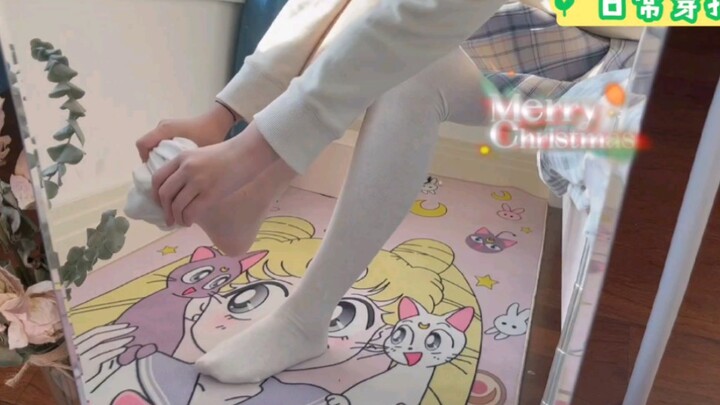 ลองใส่丨แชร์การแมตช์ถุงน่องยาวเหนือเข่าสีเบจอ่อน