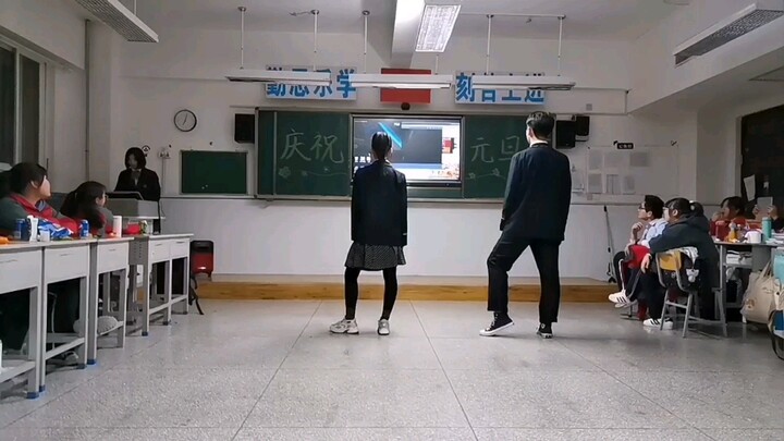 元旦晚会翻跳BLACKPINK，以后会多多进步，BLACKPINK大发！！！