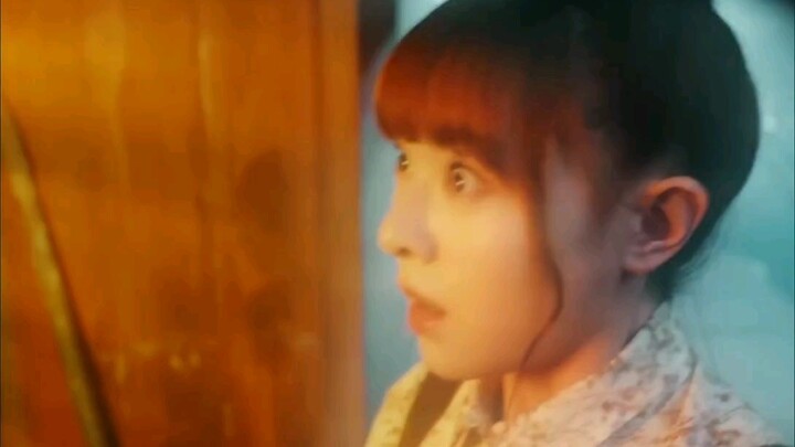 Cô gái hồi sinh vị thần y cổ đại từ trong tranh, mở ra mối tình xuyên không gian và thời gian