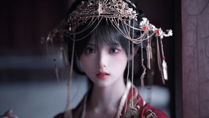 Today I have nothing to do, so I continue to listen to music in the brothel