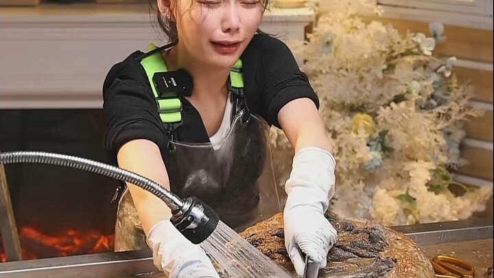 ไลฟ์ครั้งนี้ผ่อนคลายสุดๆ แต่พิธีกรก็แอบขี้เกียจไปหน่อยนะ~