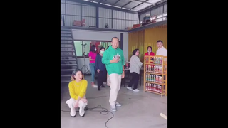 ถวายน้ำพระอาจารย์สมปอง