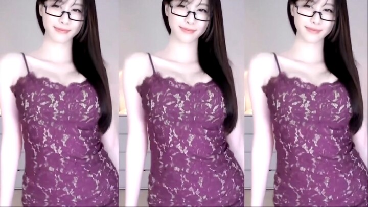 A spicy little Xianruo is doing the Three Strikes dance—can't fall asleep after watching it! [8K Ult