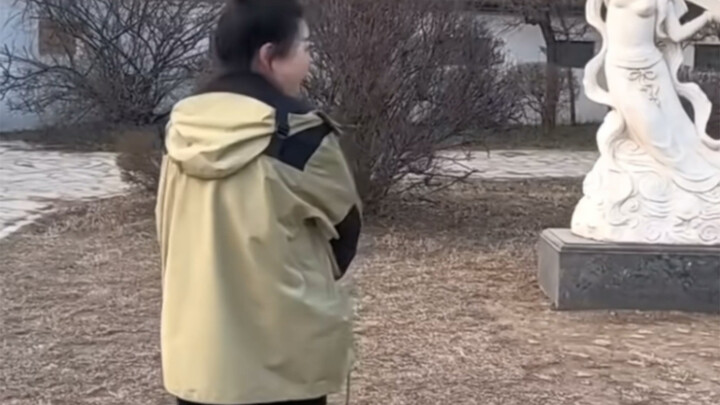 A young woman who looks just like the mischievous spirit Jingweigui has gone viral, gaining hundreds