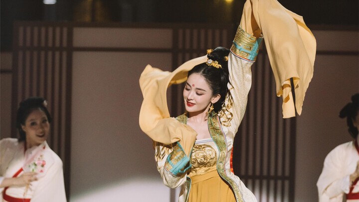 Let me see who else hasn’t been moved to tears by Guli Nazha’s beauty. This is the first performance
