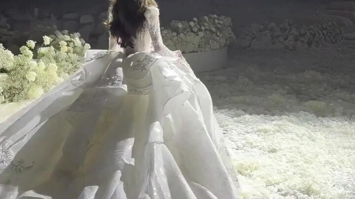 Bride Runs Away on Wedding Day—And Takes the Makeup Artist with Her!