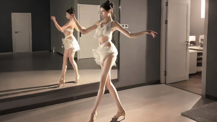 Penari dengan tubuh super indah