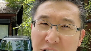 What kind of mobile phones do Japanese people use?
