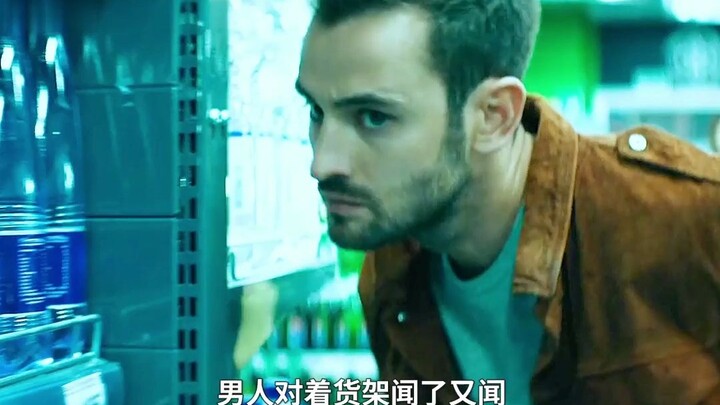 Anh chàng đi khắp siêu thị ngửi lung tung chỉ để tìm thứ nước tinh khiết nhất thế gian, vì muốn cứu 