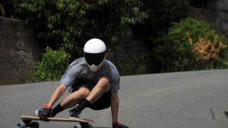 Downhill longboarding di Gunung Gujian, Chongqing