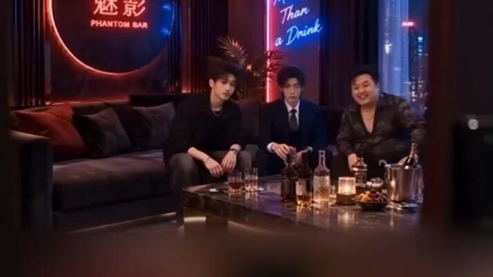 Stuck With A Fake Boyfriend And Toxic Family_ She Finds Mr. Lu who love her s much.