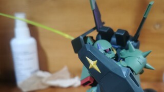 R魂高扎古的手型千万不要插到收纳架上！