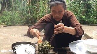 Rau sắn chua nấu tép là món ngon truyền thống quê hương - cassava leaves cooked fish.