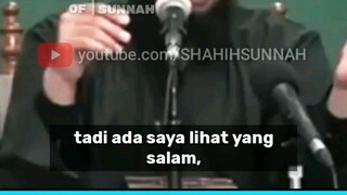 membuka tangan saat salam,apa hukumnya?