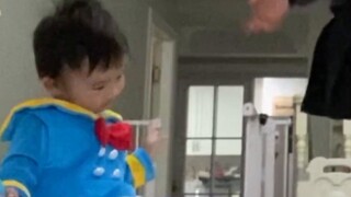 Mom's dark uniform JK and Donald Duck baby's Halloween cover dance blackpink [lovesick girl]