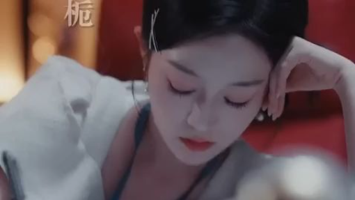 Dikhianati pacar, ia menikah dengan paman CEO yang 7 tahun lebih tua