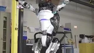 Grabe! Sobrang galing naman ng galawan ng mga robot na ito.