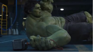 Hulk vs Thor ai mới là Avenger mạnh nhất