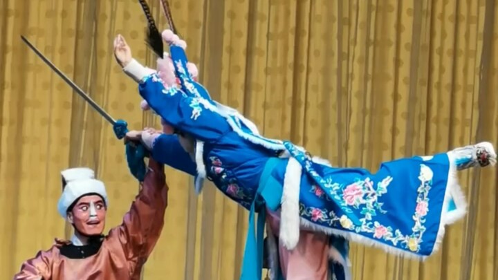 Keterampilan sejati dalam opera lokal