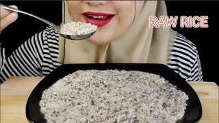 ASMR RAW RICE EATING || BLACK RAW RICE || MAKAN BERAS HITAM DARI TORAJA PAKE CENTONG |ASMR INDONESIA