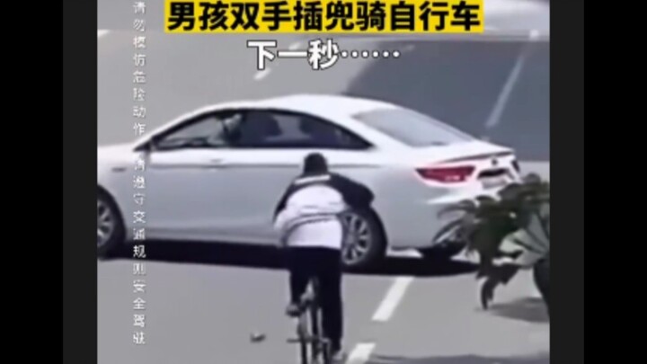 Tahun itu aku tangan di saku, tunggu dulu… tolong patuhi peraturan lalu lintas dan berkendaralah den