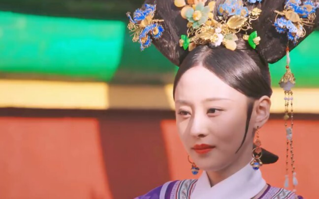 Wei Yanwan’s mannerisms are so arrogant that even the palace maids look down on her—let alone the co