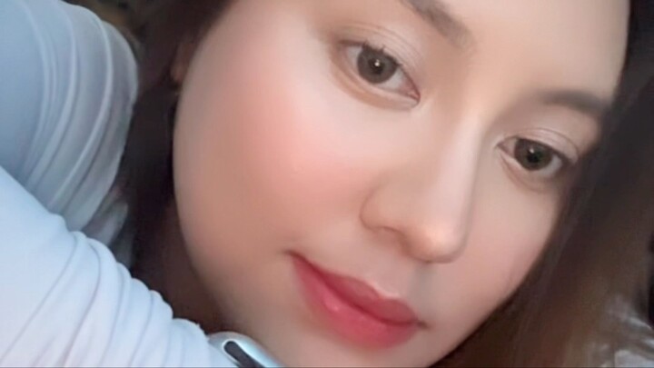 The struggle is real.  Anyone else relate to this level of car-ride boredom?