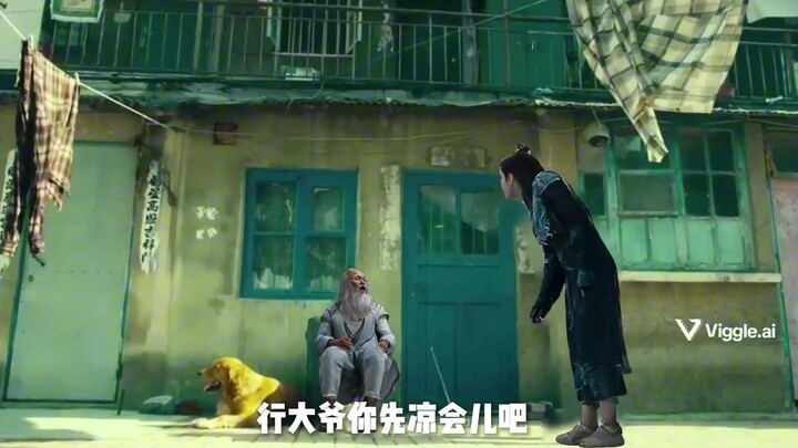 Phùng Tây: "Chú ơi, phòng 322 trên lầu là biệt thự động của Lý Phi Vũ đúng không?" Phùng Tây cuối cù