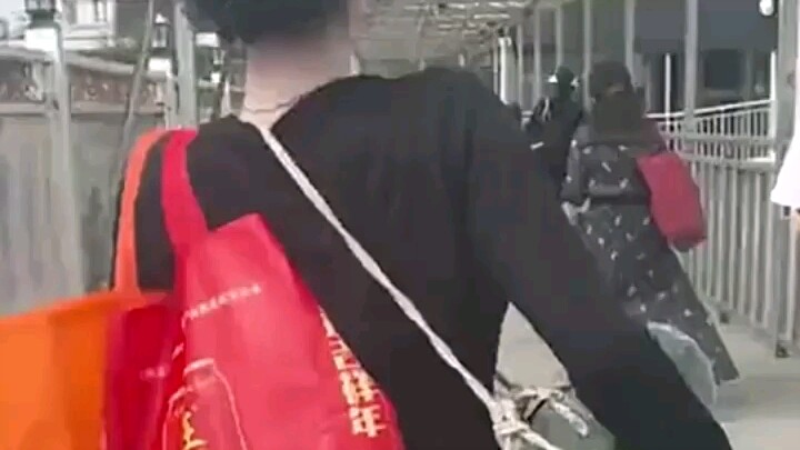 Khi cần thiết có thể dùng để tự vệ