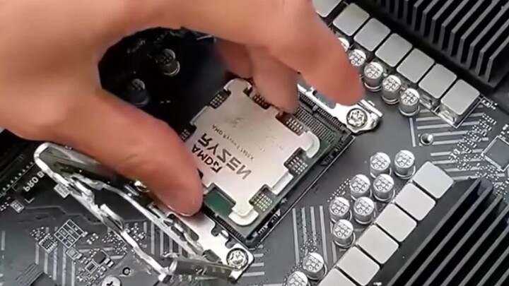Why do people prefer “replacing the motherboard” over repair? It turns out soldering can automatical
