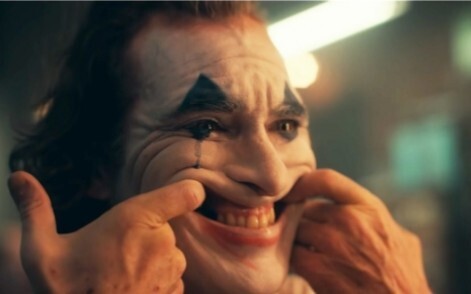 "Kehidupan ini Sudah Membuat Banyak Orang Menjadi Gila" - Klip Joker