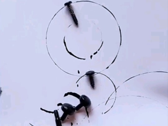 Tâm hồn sáng tạo từ vài con ốc vít