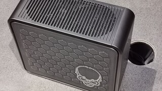 CES 2020: Chiếc NUC Ghost Canyon mạnh mẽ nhất của Intel được tháo rời tại chỗ. Còn bo mạch chủ card 
