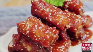 Essential for lazy beginners: [Rice Cooker Char Siu Pork Ribs]—no drop of water added, and the aroma