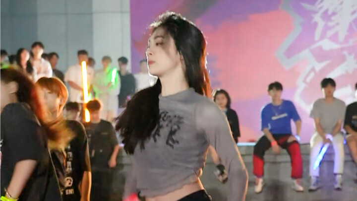The head really doesn't move (pretend to be surprised! XG-shooting star random dance HD straight sho