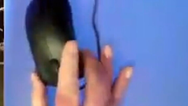 Watch the hand, not the screen | Aimless_Avenger