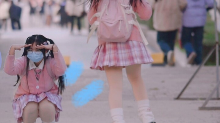 สนุก! เพื่อนร่วมชั้นคิดว่าฉันไลฟ์สดที่โรงเรียนเพราะใช้มือถือ...