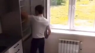 Parodi ini lumayan menarik