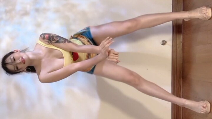 Cc سيدة المنزل الصغيرة — حذف المقالة وإعادة نشرها — ذيل مائل (فريكي) — هيانا — 4k شاشة كاملة — تكبير