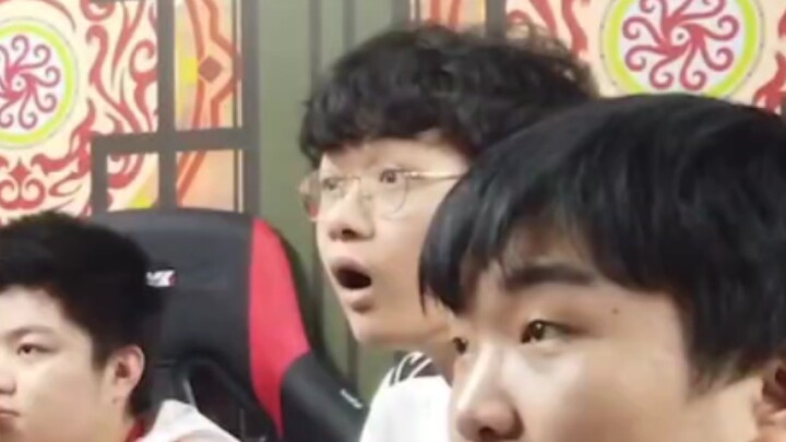 永眠镇，零天赋，造就表情包大户
