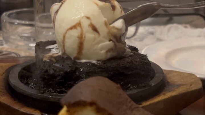 Sizzling Hot Brownie + Vanilla Ice Cream Paradise!