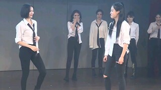 Xu Jiaqi has been coveting the third brother for a long time and dances to seduce the straight man t
