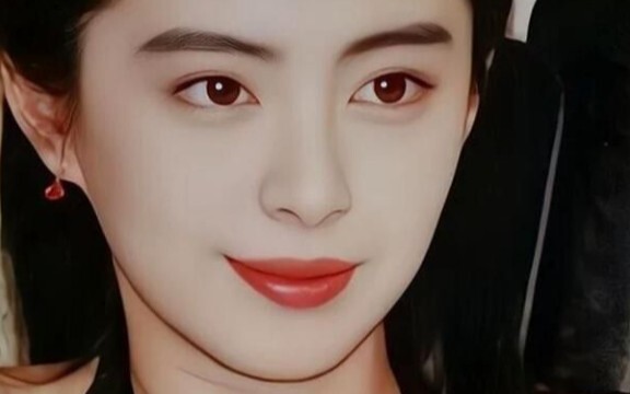 Her looks make the young actresses who are always boasting about their beauty look like a joke