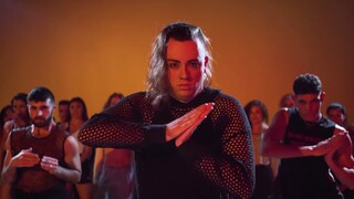 This is the pinnacle of Sexy! Goddess Jojo Gomez's classic Jazz choreography reappears! *cat But