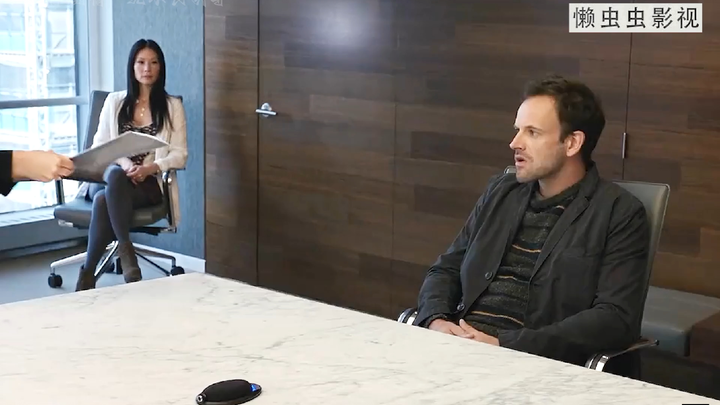 Why People Usually Don’t Dare Mess With Sherlock Holmes in Public