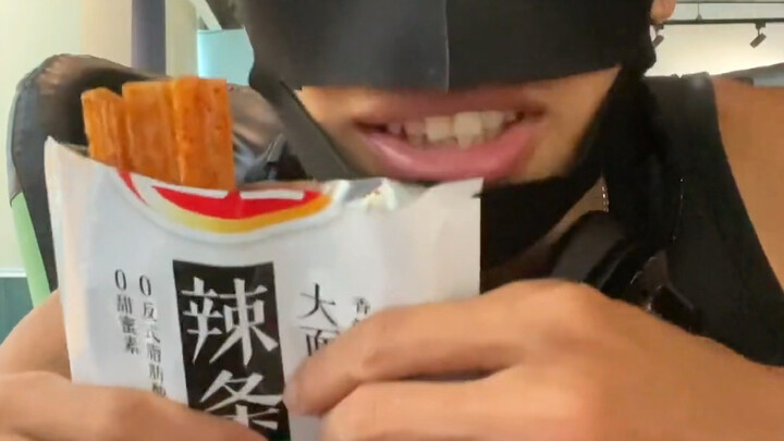 Coba makan cheat meal sehari, lihat berapa banyak yang turun!