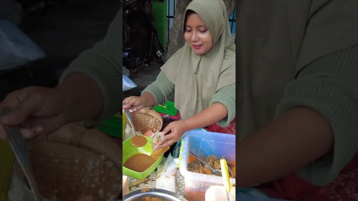 yang jualan cantik bikin betah di warung