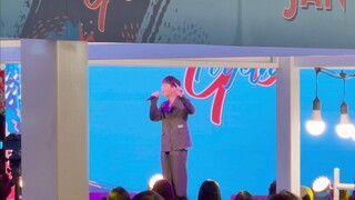 211212 : #KristPerawat ยิ่งรักยิ่งเจ็บ #PraewCharity2021 at Siam Paragon