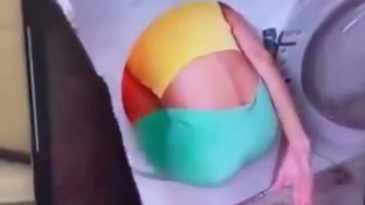 هناك شيء خاطئ فيك